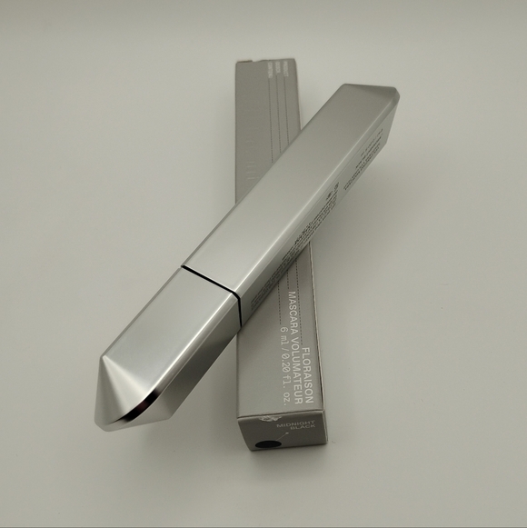 r.e.m. beauty Silver Volumizing Mascara - Black - Picture 4 of 4